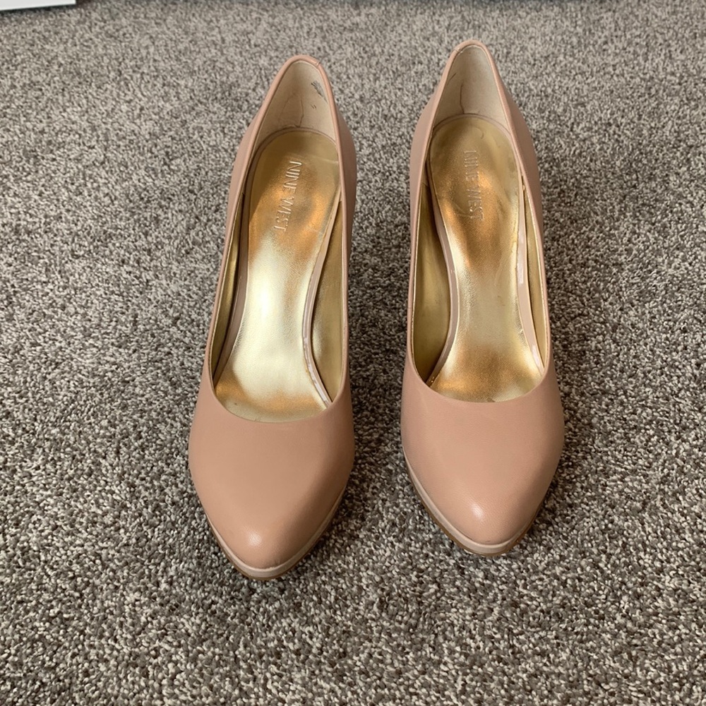 Nine West Nude Pumps